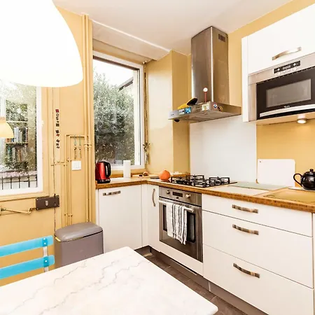 Semesterbostad Beautiful Large House In A Wooded Garden *
